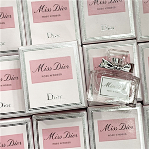 Miss Dior Rose N' Roses EDT. 5ml.แท้ค่ะ
