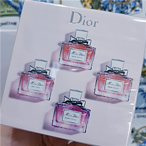 Miss Dior La Collection 4pcs.x5ml. กล่องซีล แท้ค่ะ